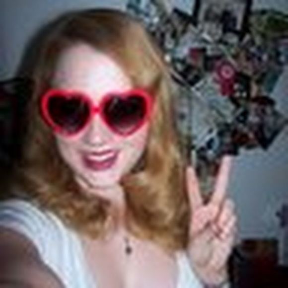 Meet your Posher, Amber - Picture 1 of 1